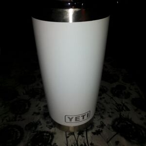 YETI ®20 oz TumblerWITH MAGSLIDER™